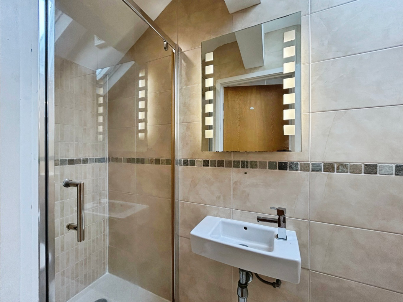 Hayle, Two bed maisonette in central location, photo 12
