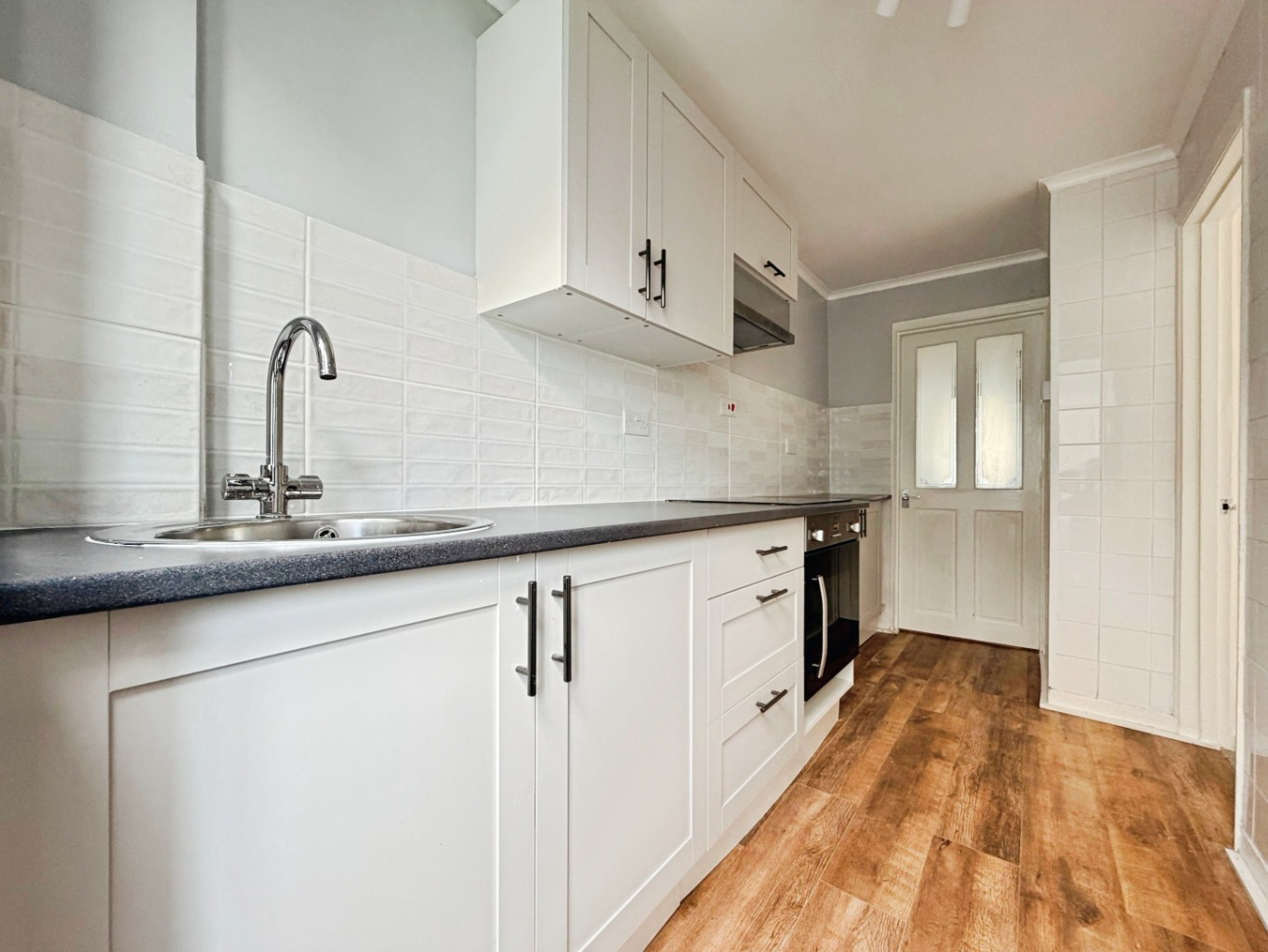 Helston, Spacious three bed home, photo 6