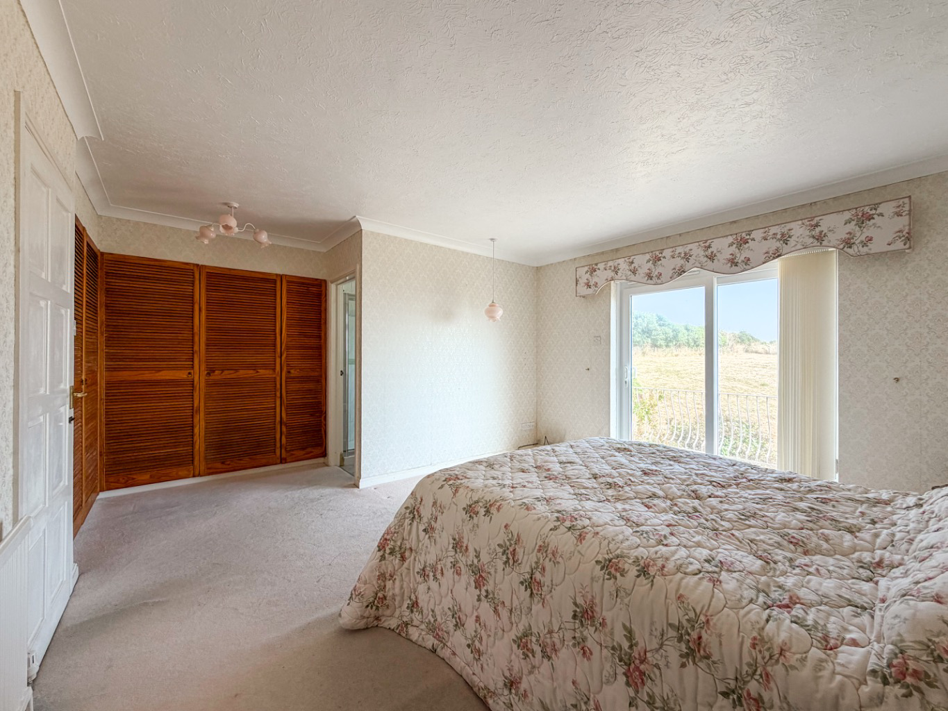 Coverack, Spacious four bed home with sea views, photo 15