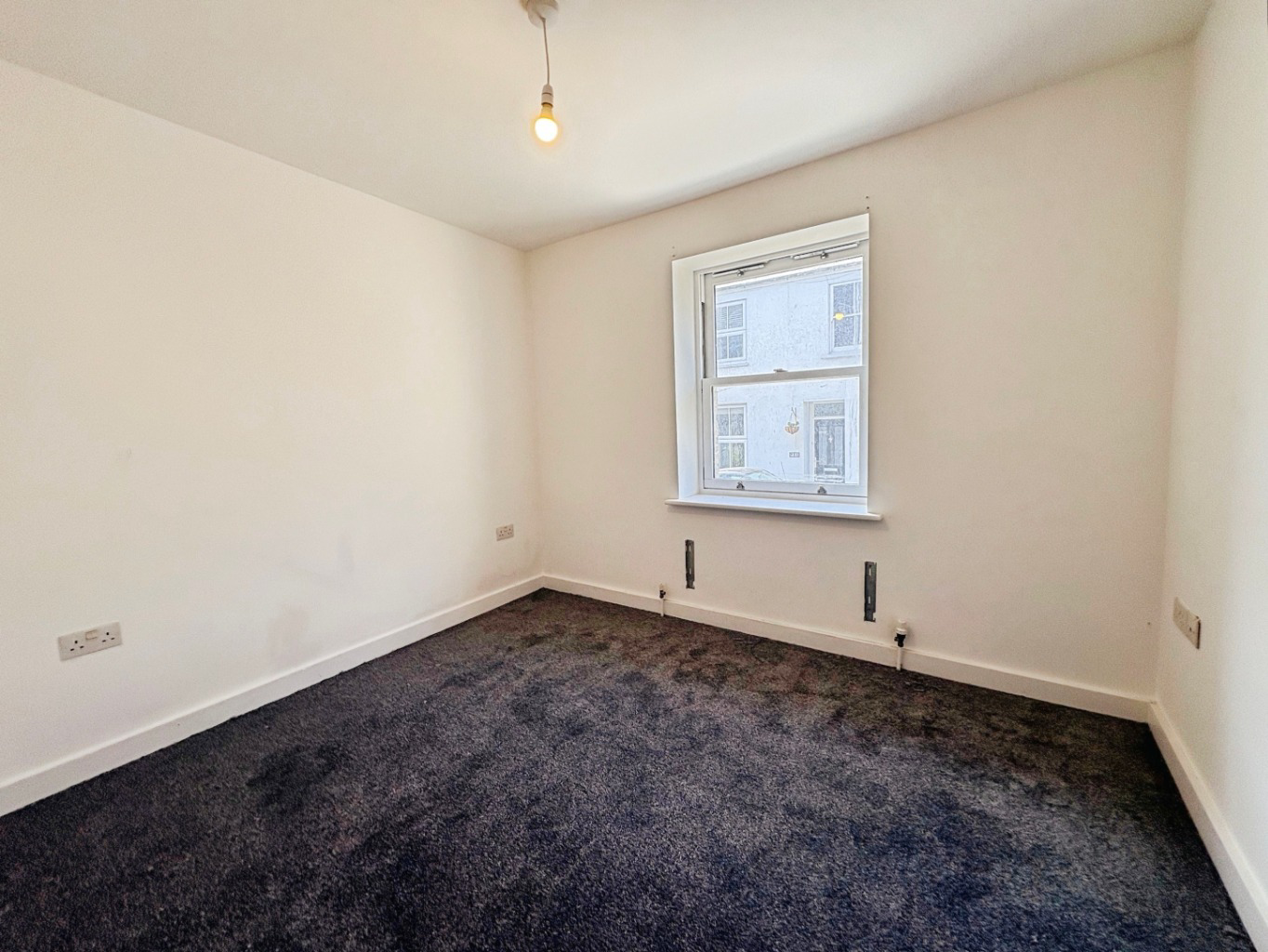 Helston, Ground floor flat with no chain, photo 5