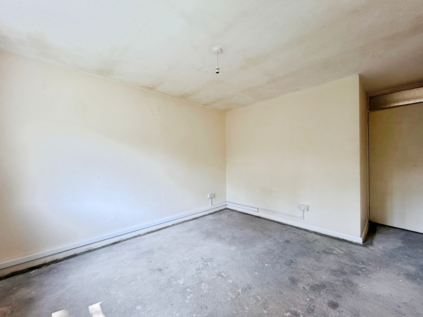 Helston, Two bed flat with no chain, photo 9