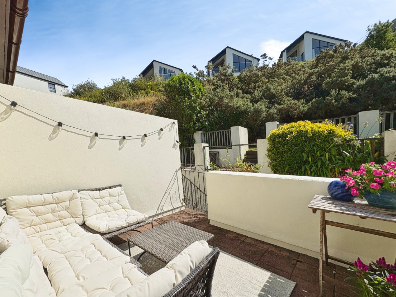 Swanpool, Spacious Maisonette close to the beach, photo 17