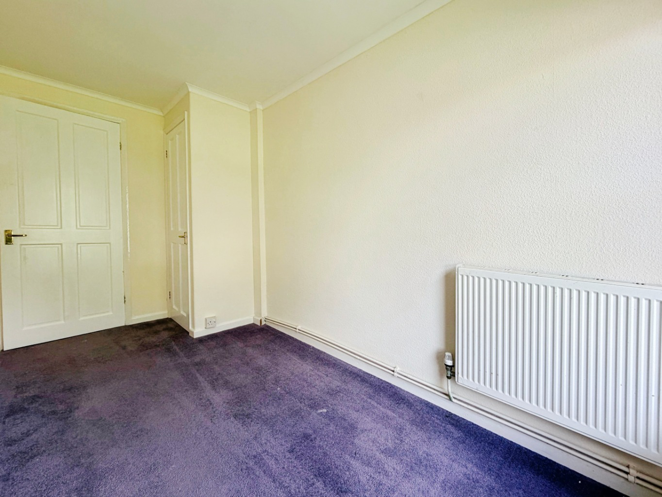 Helston, Spacious three bed home, photo 13