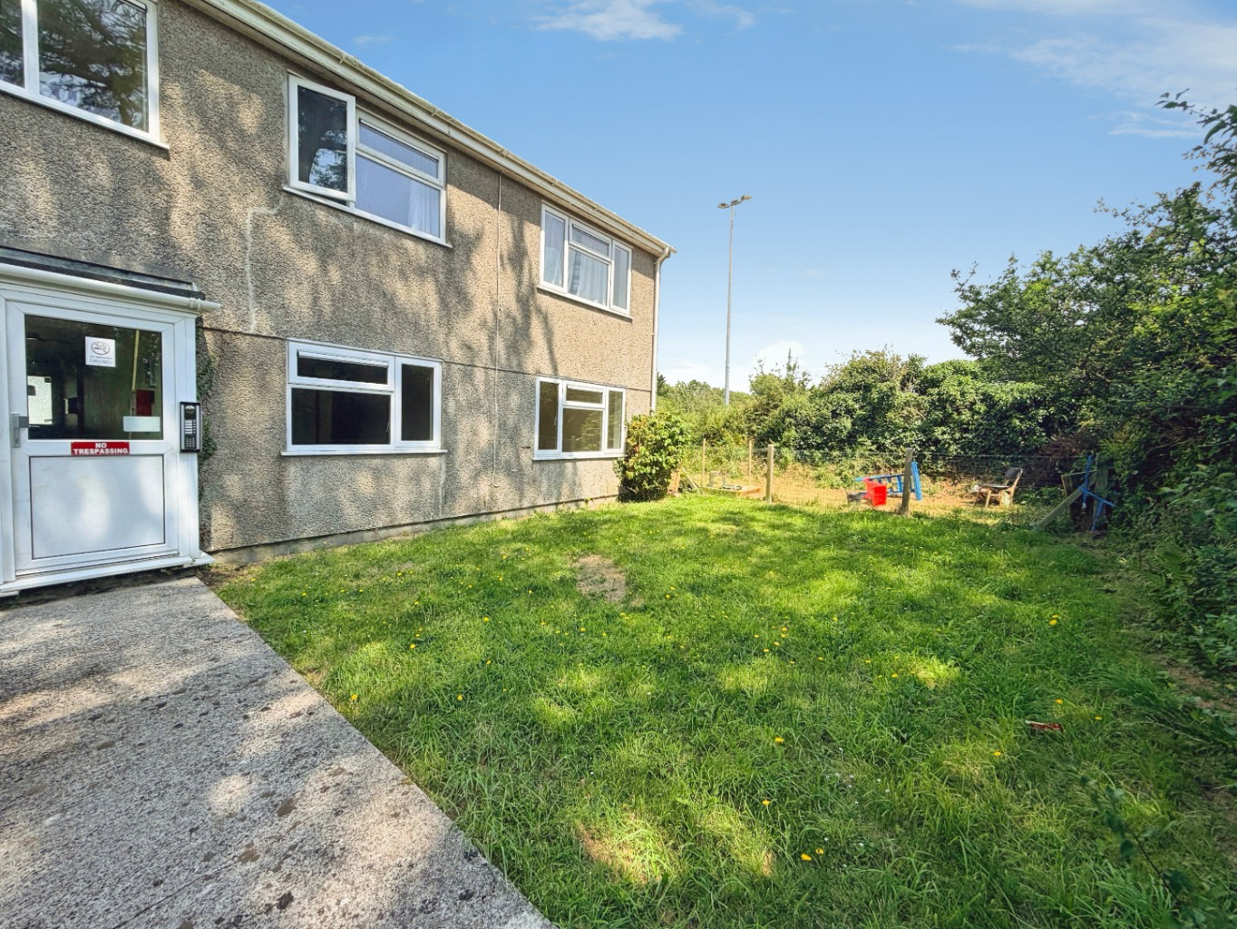 Helston, Two bed flat with no chain, photo 11