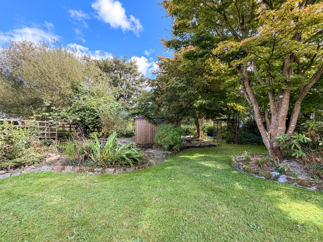 Godolphin Cross, Spacious home with good sized gardens, photo 8