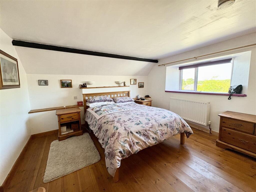 Kuggar, Four bed house and two one bed cottages, photo 18