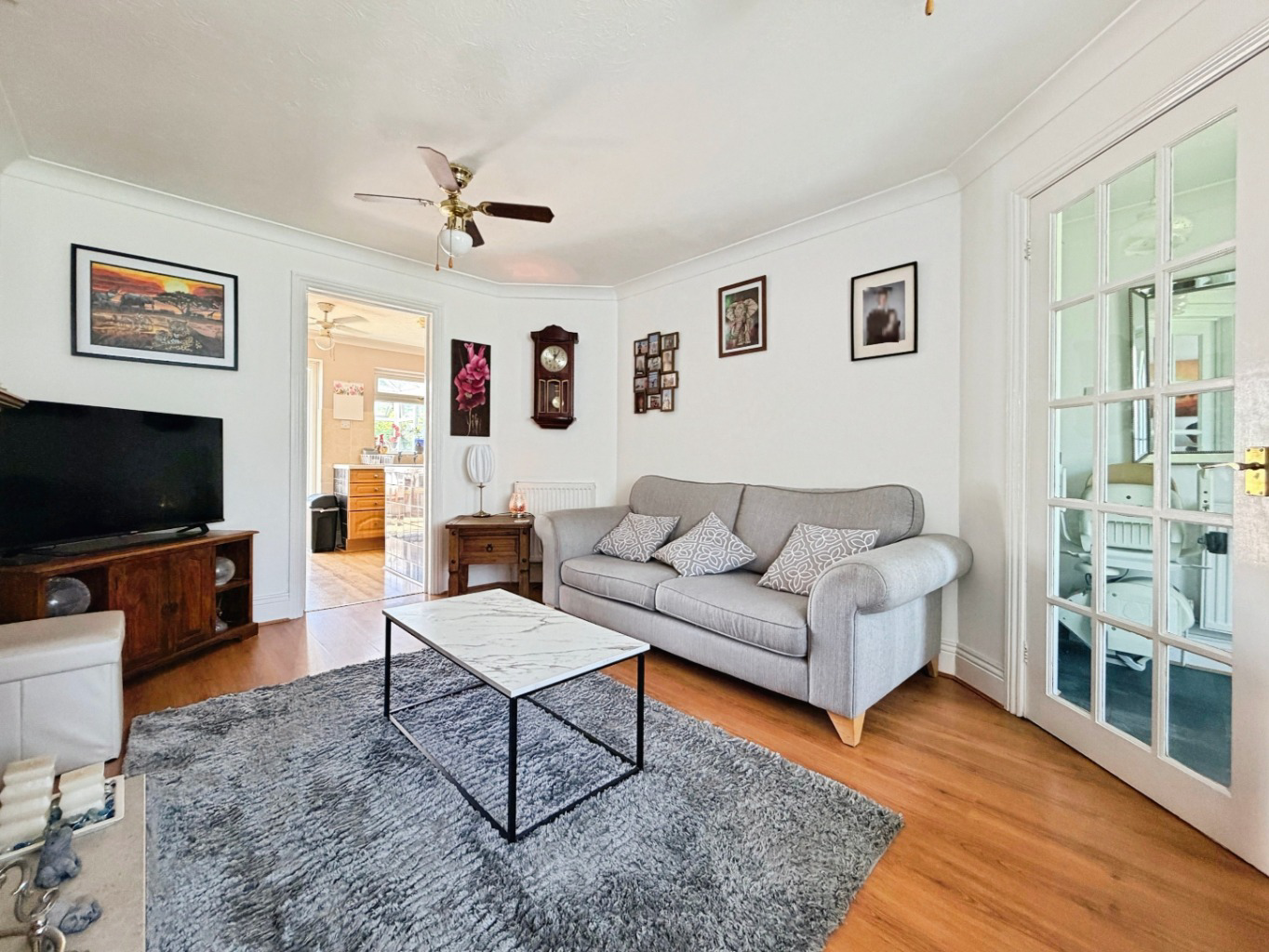 Helston, Two bed home close to local amenities, photo 3
