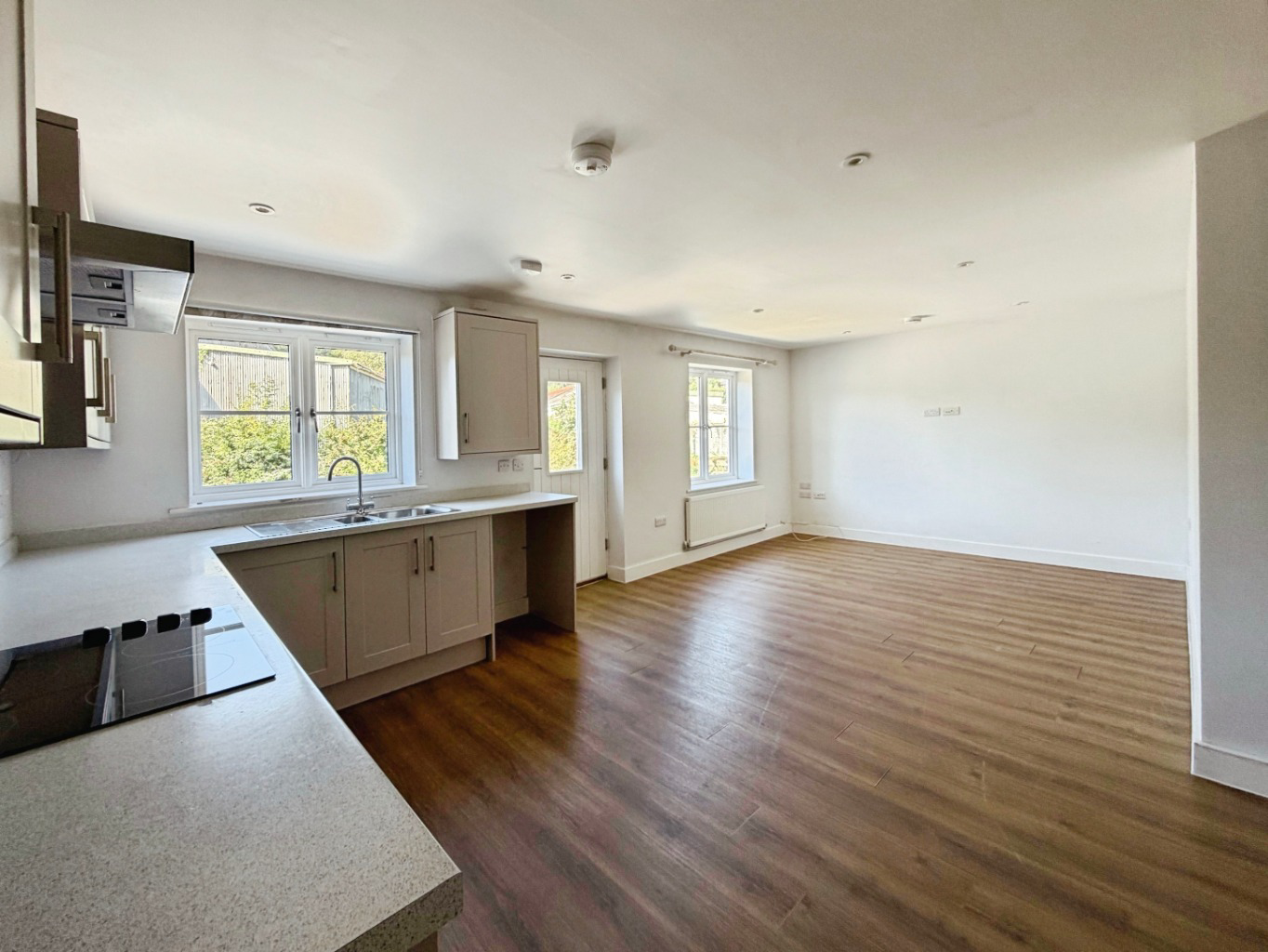 Helston, Three bed home with no onward chain, photo 7