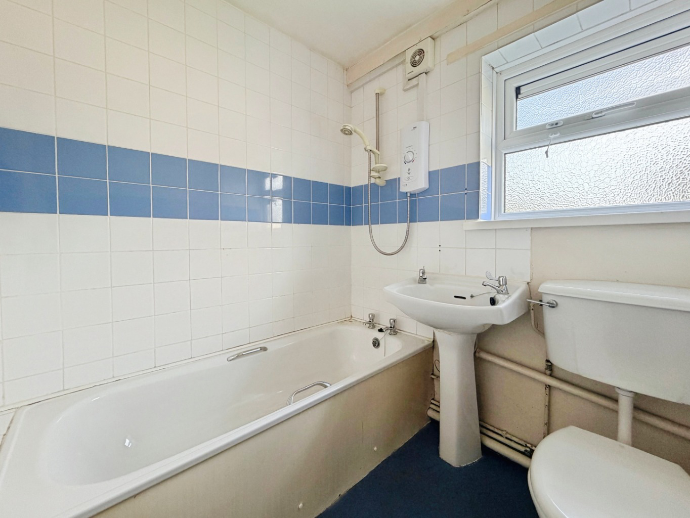 Helston, Two bed flat with no chain, photo 10