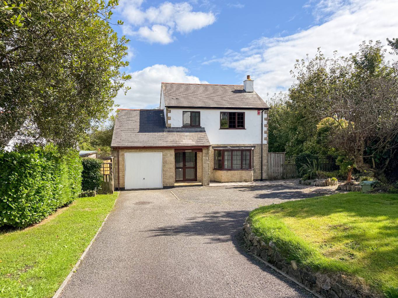 Godolphin Cross, Spacious home with good sized gardens, photo 18