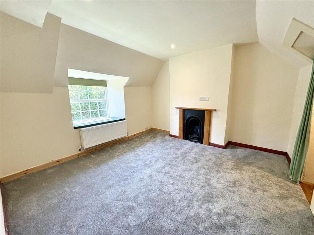 Kuggar, Four bed house and two one bed cottages, photo 16