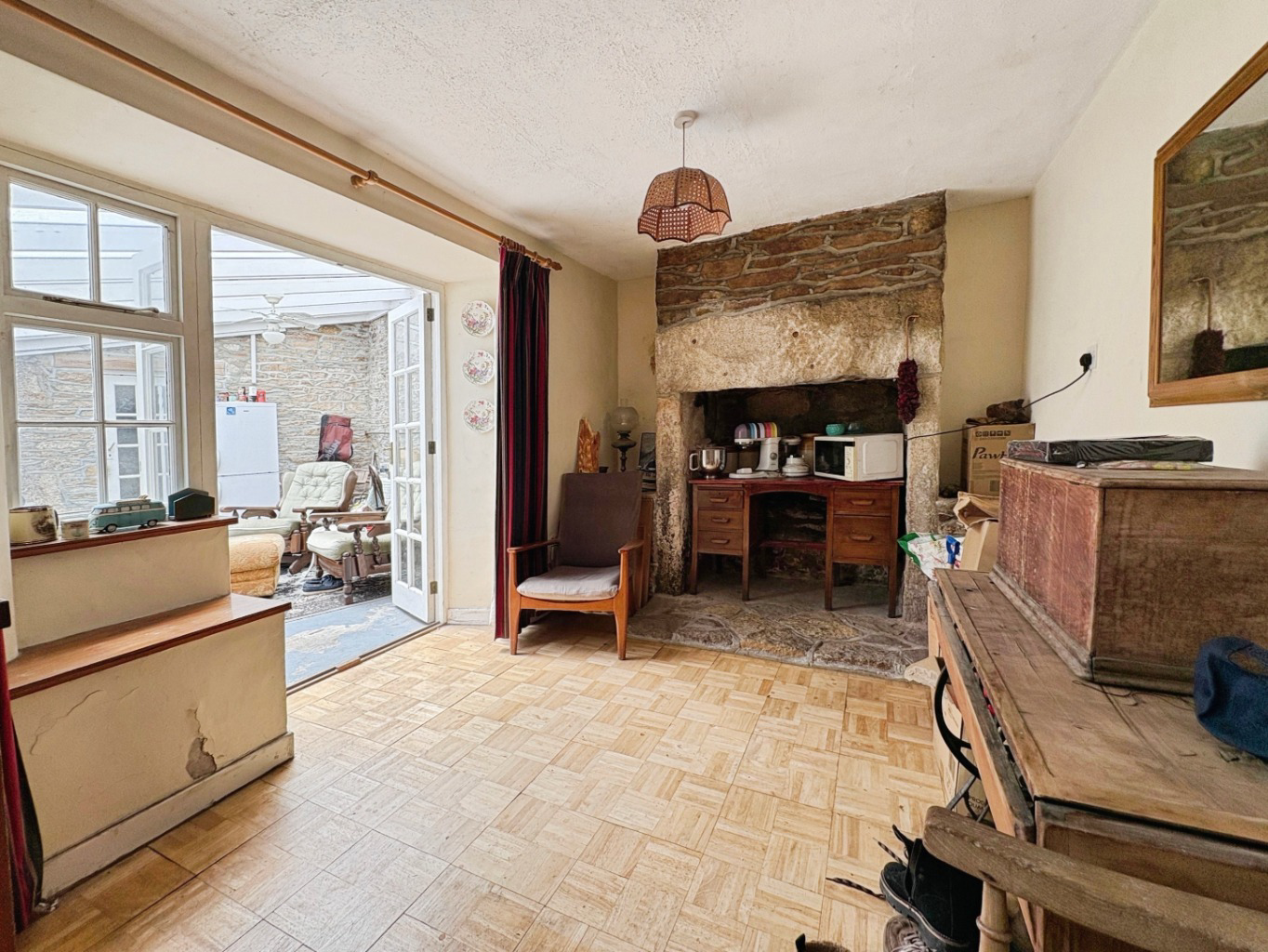 Breage, Grade II listed home in village location, photo 4