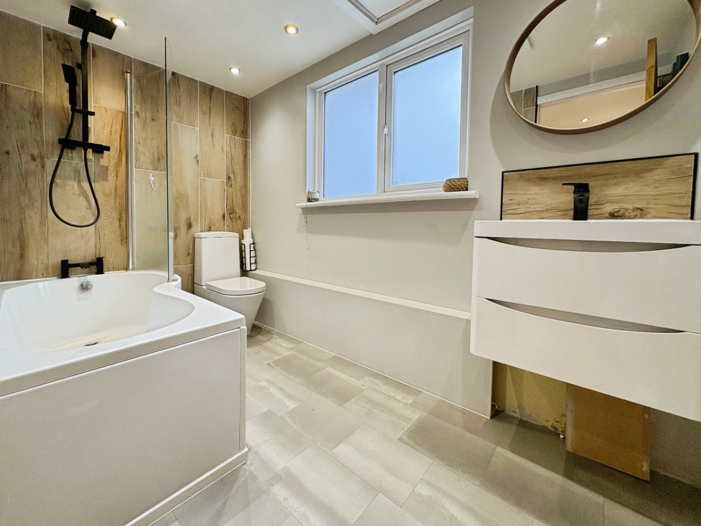 Camborne, Well presented and spacious home, photo 19