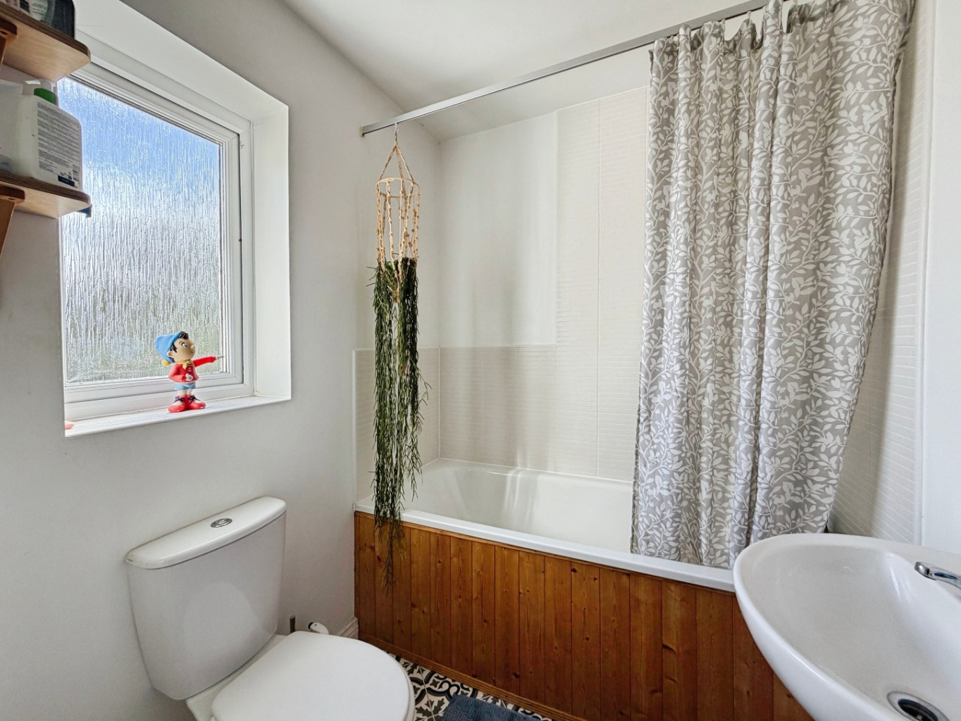Helston, Deceptively spacious home, photo 17