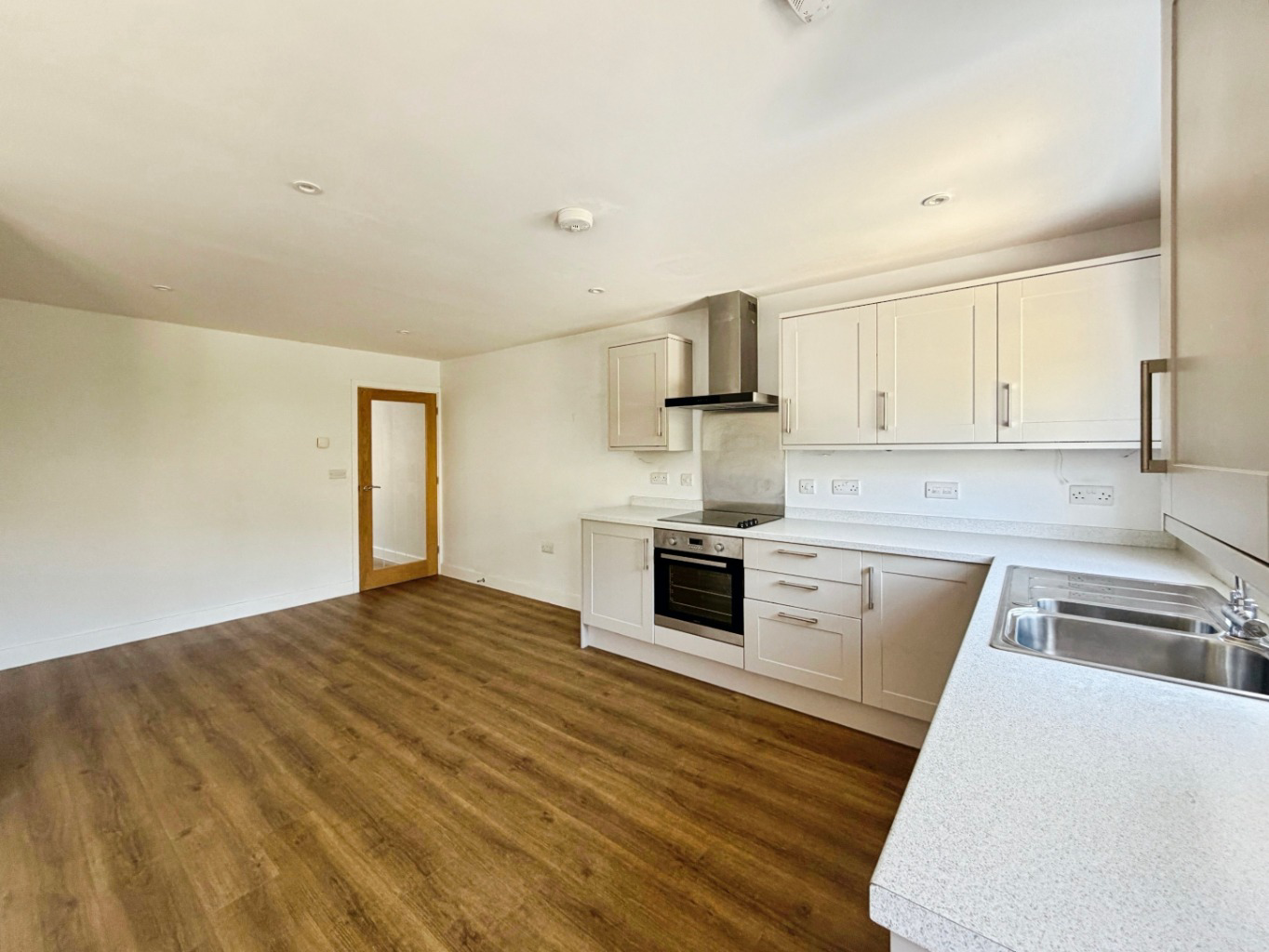 Helston, Three bed home with no onward chain, photo 11