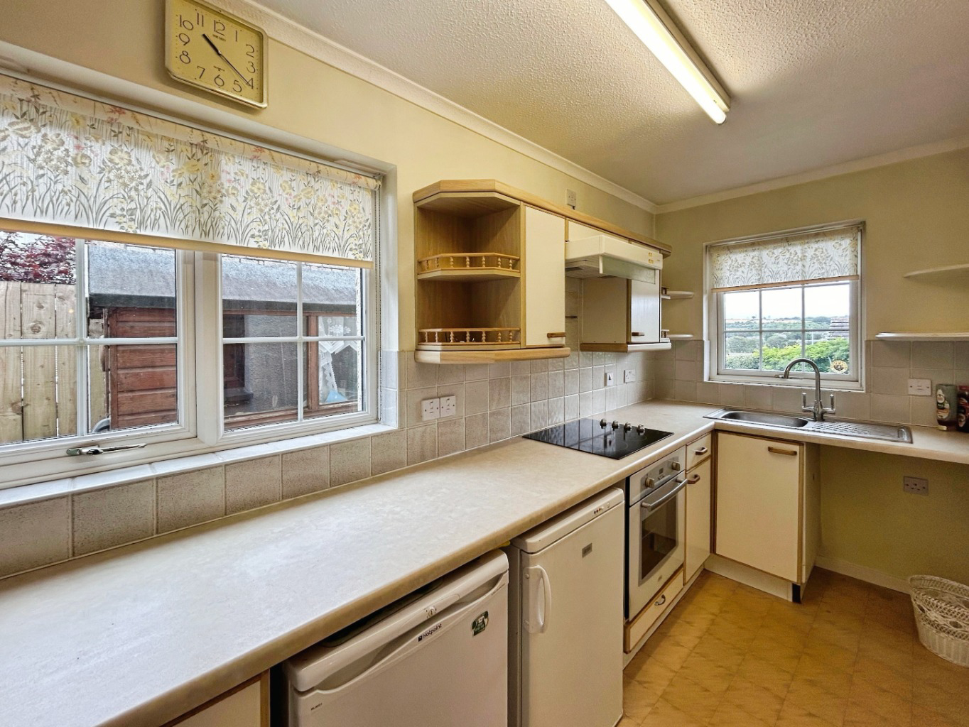 Hayle, Semi detached two bed bungalow with no chain, photo 6