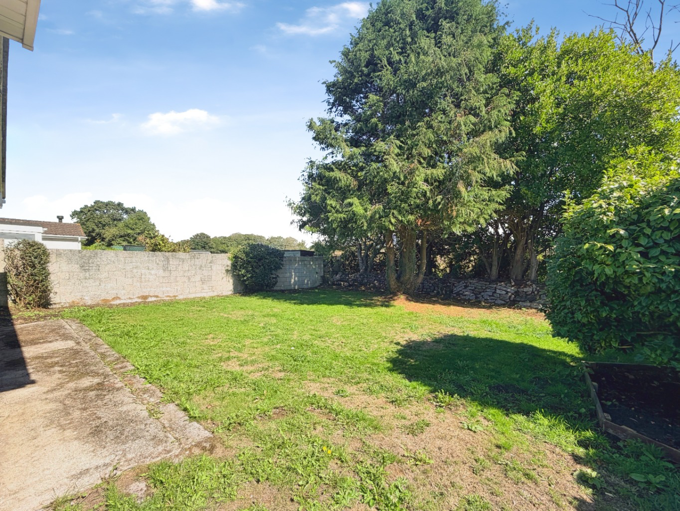 Helston, Detached bungalow with no chain, photo 3