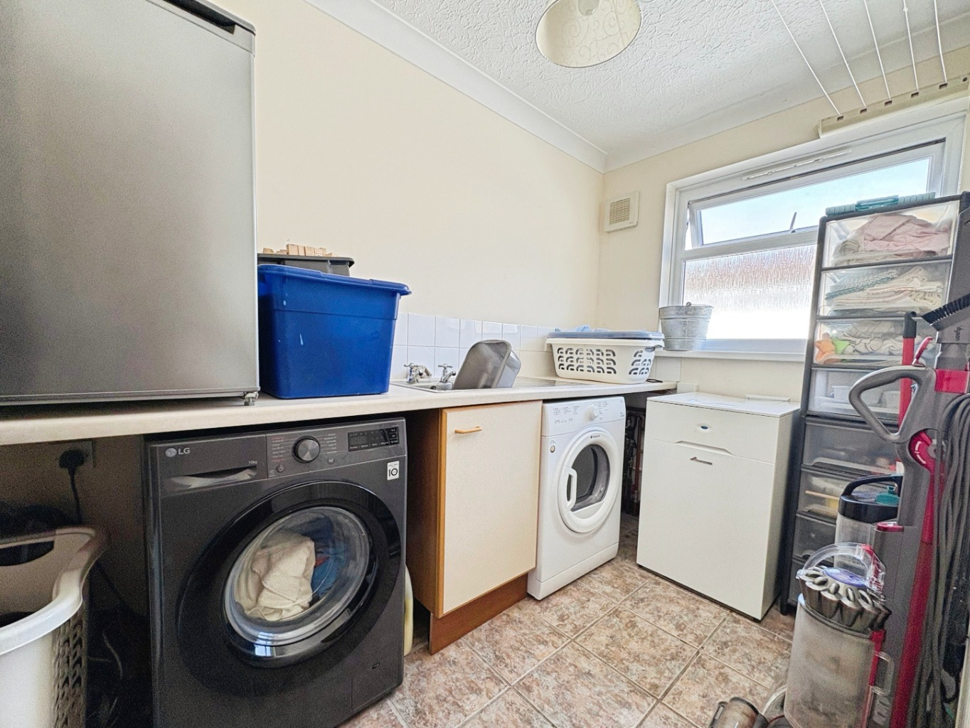 Godolphin Cross, Spacious family home within a generous plot, photo 18