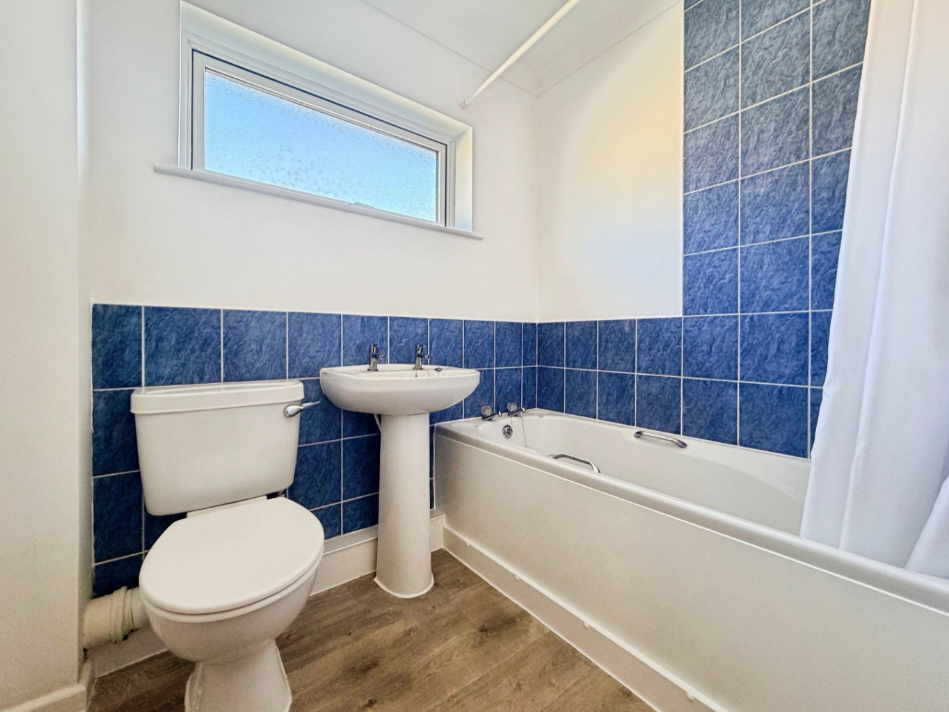 Helston, Detached bungalow with no chain, photo 14