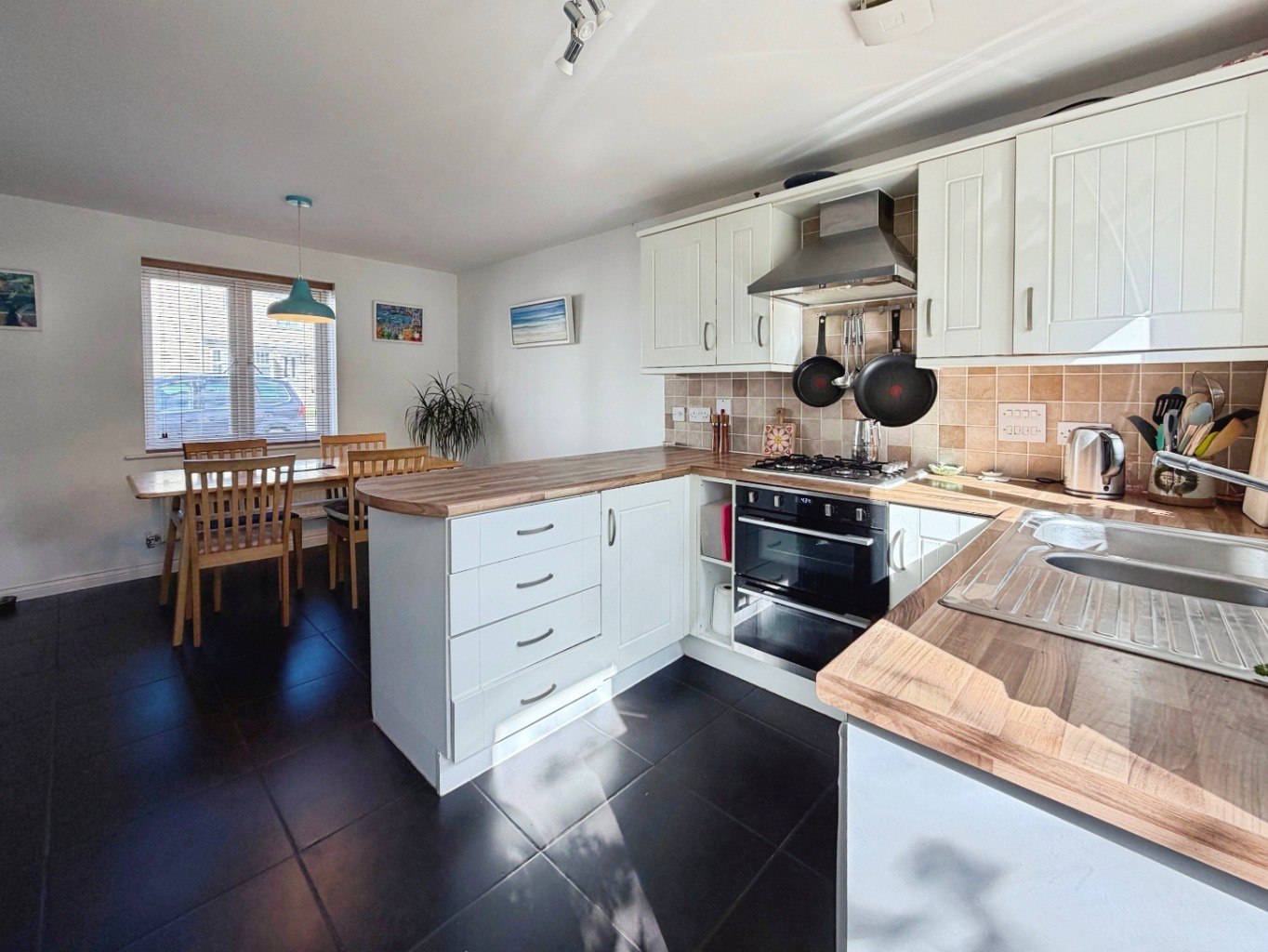 Helston, Deceptively spacious home, photo 4