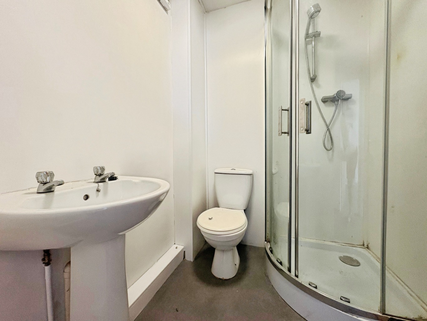 Helston, Ground floor flat with no chain, photo 7