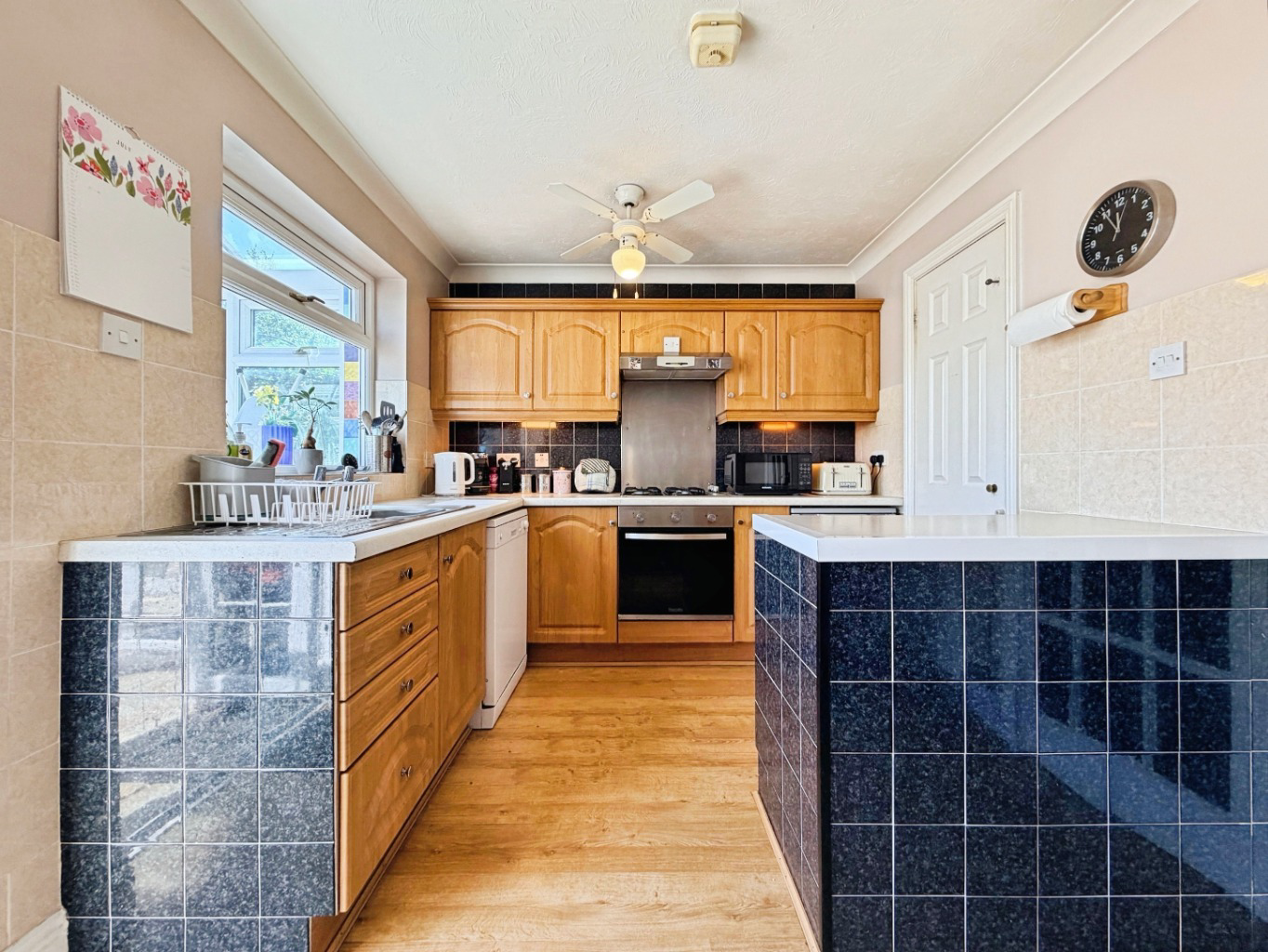 Helston, Two bed home close to local amenities, photo 9