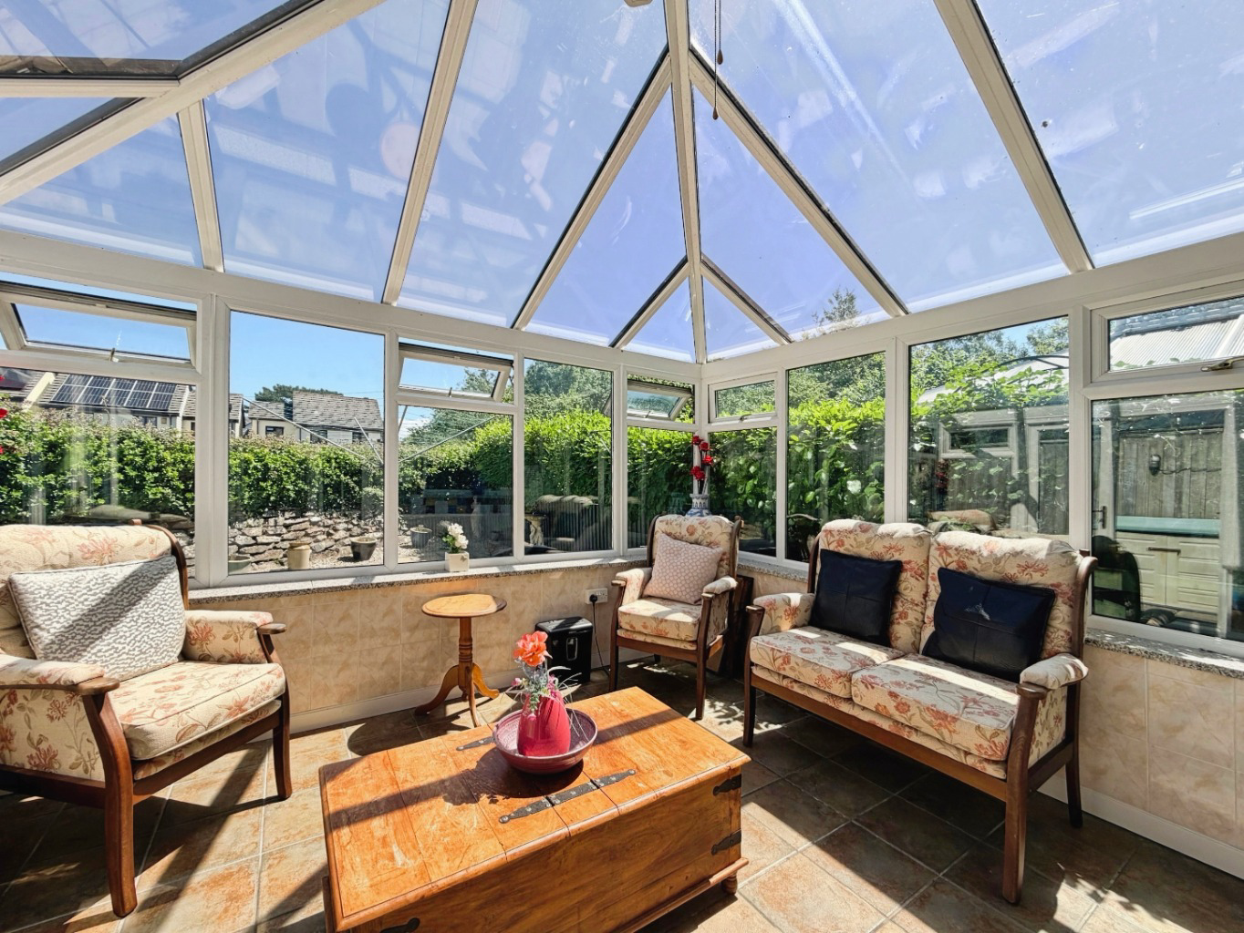 Helston, Two bed home close to local amenities, photo 2