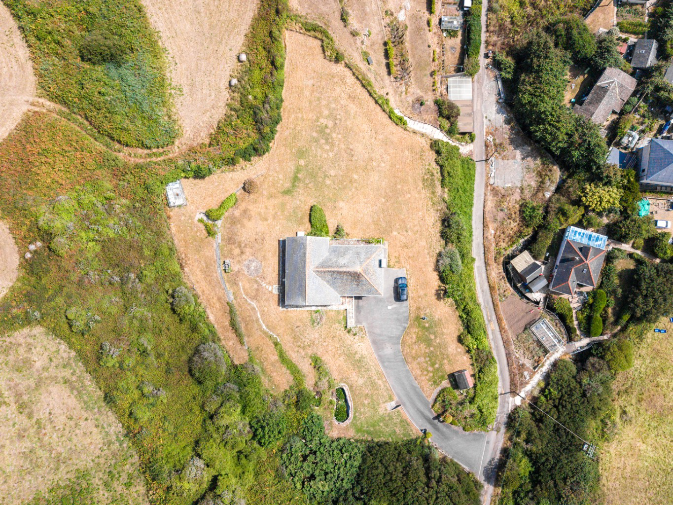 Coverack, Spacious four bed home with sea views, photo 10