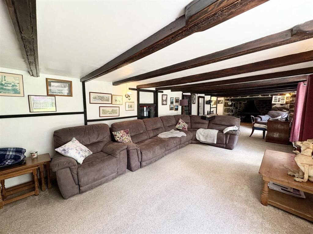 Kuggar, Four bed house and two one bed cottages, photo 9