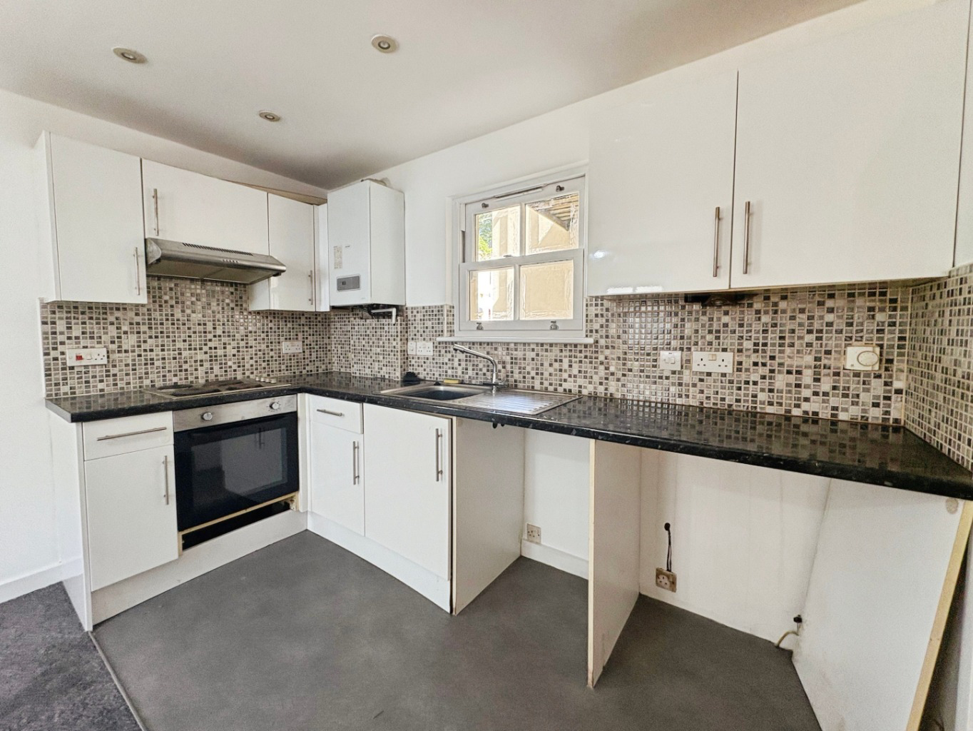 Helston, Ground floor flat with no chain, photo 4