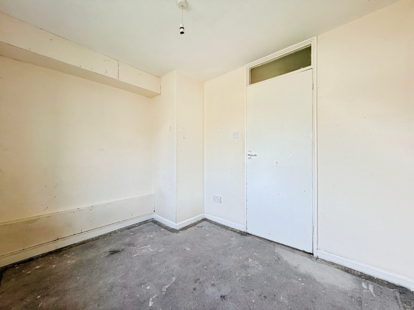 Helston, Two bed flat with no chain, photo 8