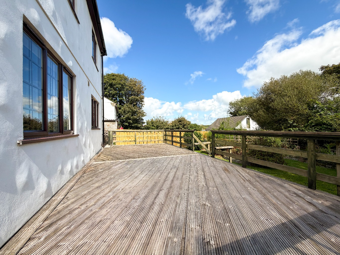 Godolphin Cross, Spacious home with good sized gardens, photo 7