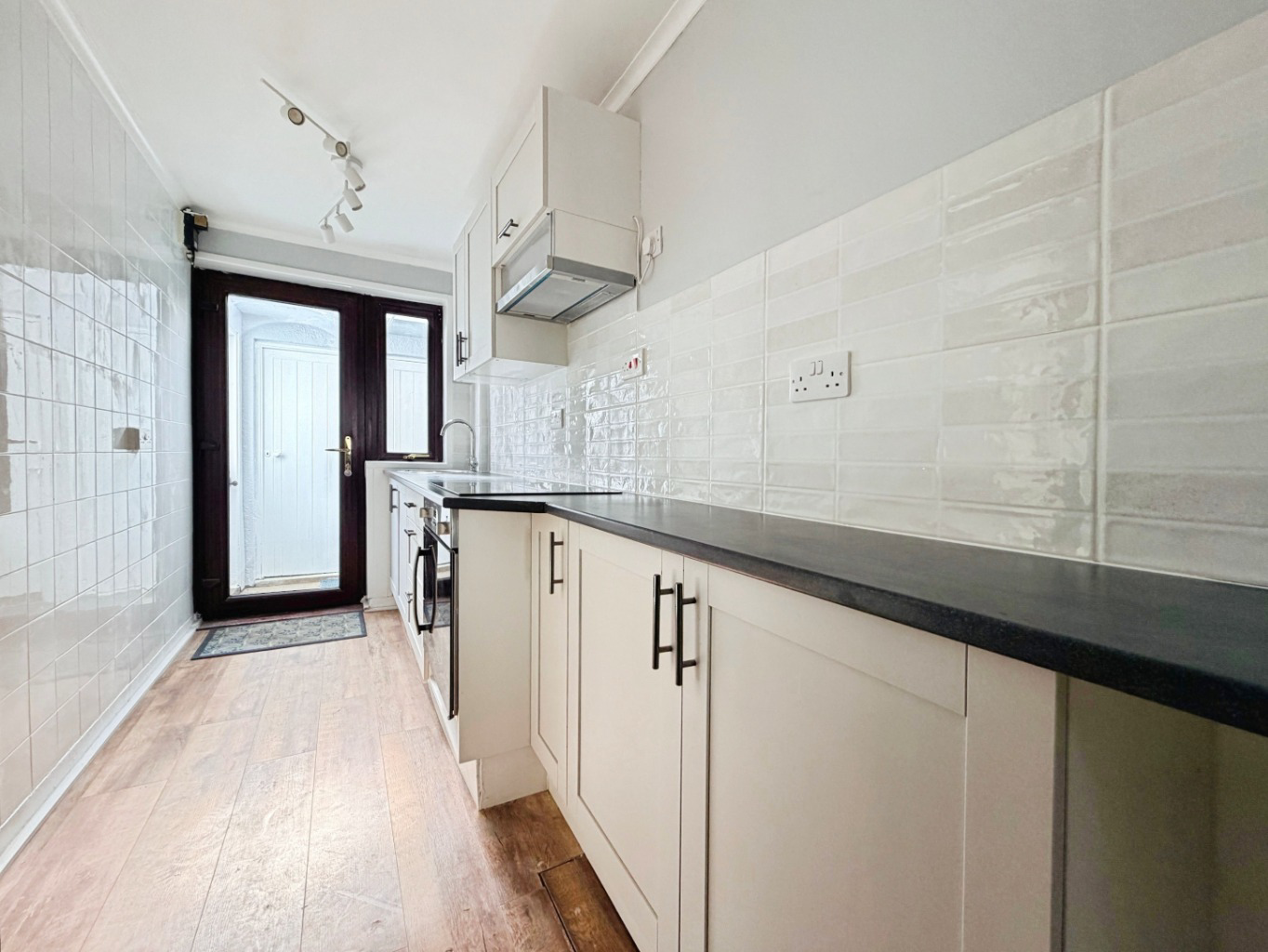 Helston, Spacious three bed home, photo 5