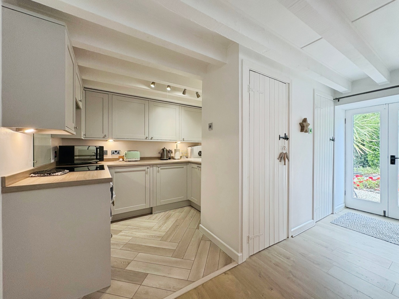 Mullion, Well Presented one bedroom ground floor flat, photo 2