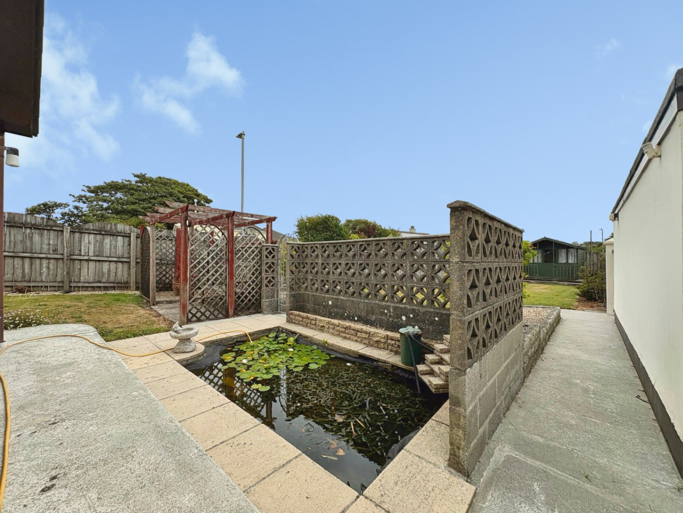Media image 09