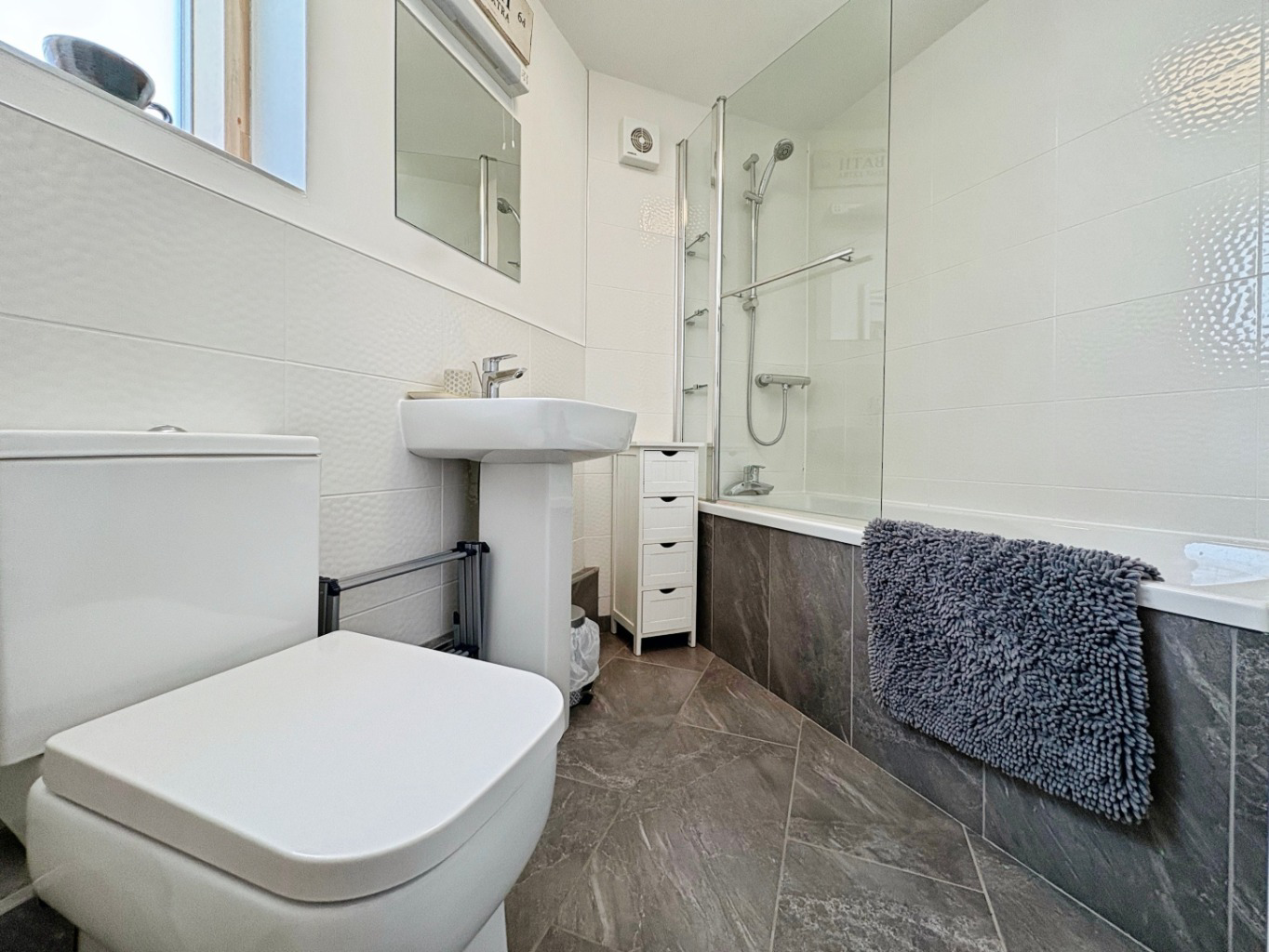 St. Ives, Exceptional three storey contemporary residence, photo 24