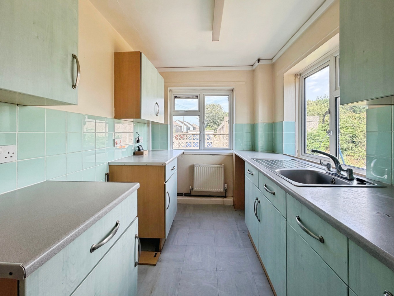 Helston, Two bed flat with no chain, photo 2