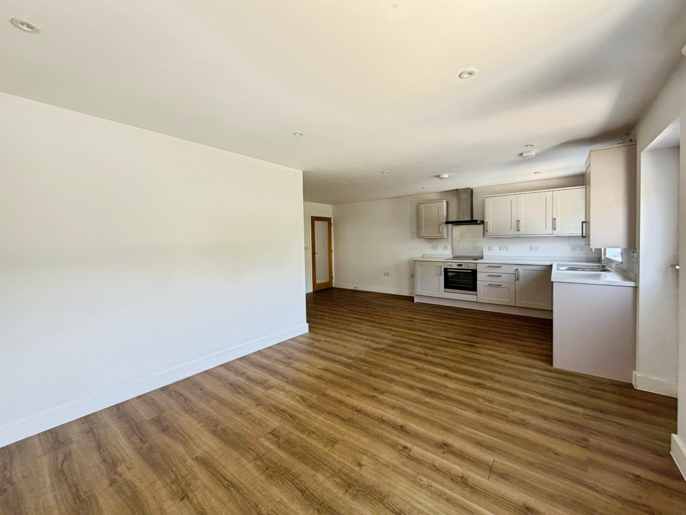 Helston, Three bed home with no onward chain, photo 5