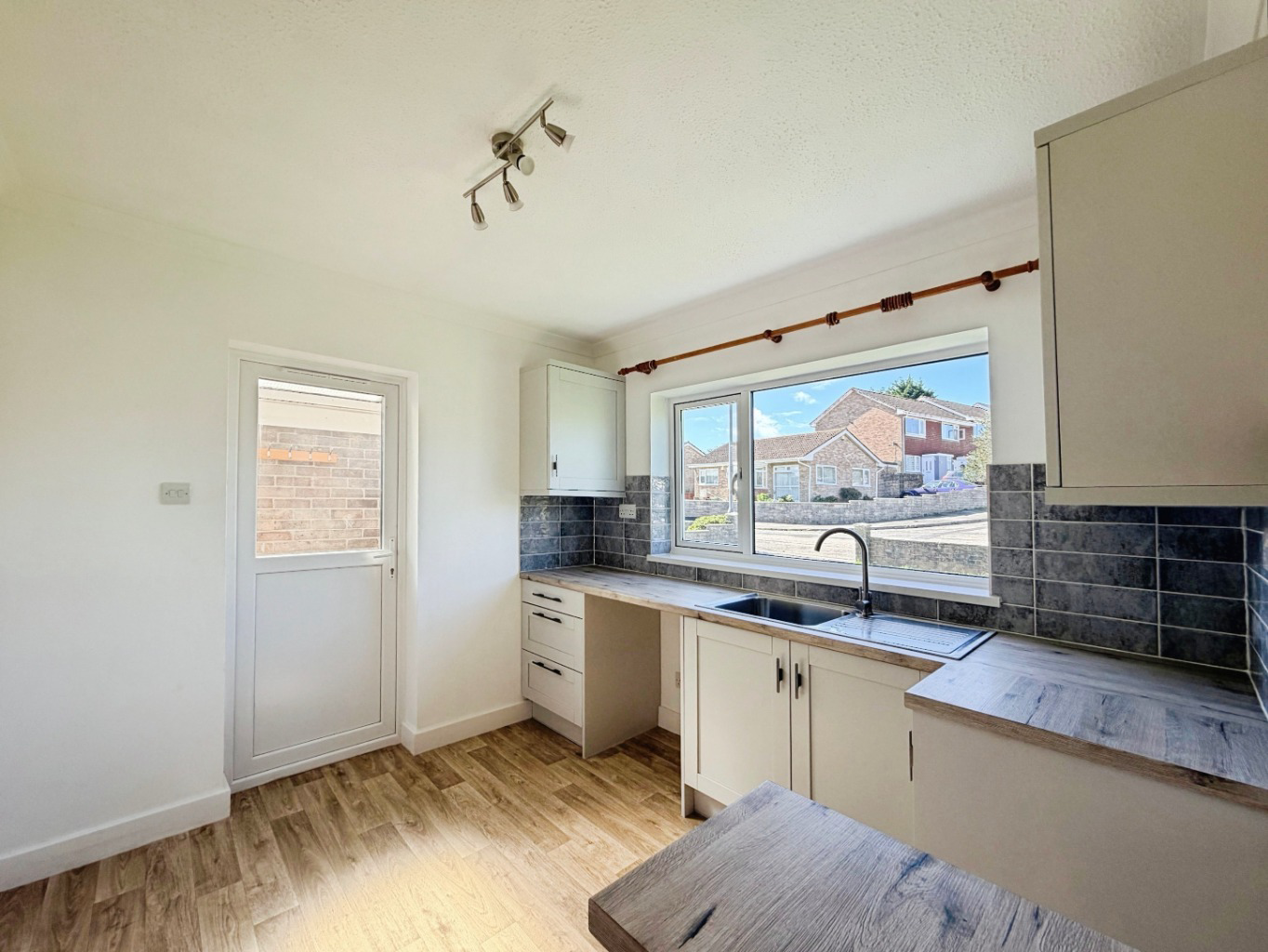 Helston, Detached bungalow with no chain, photo 5