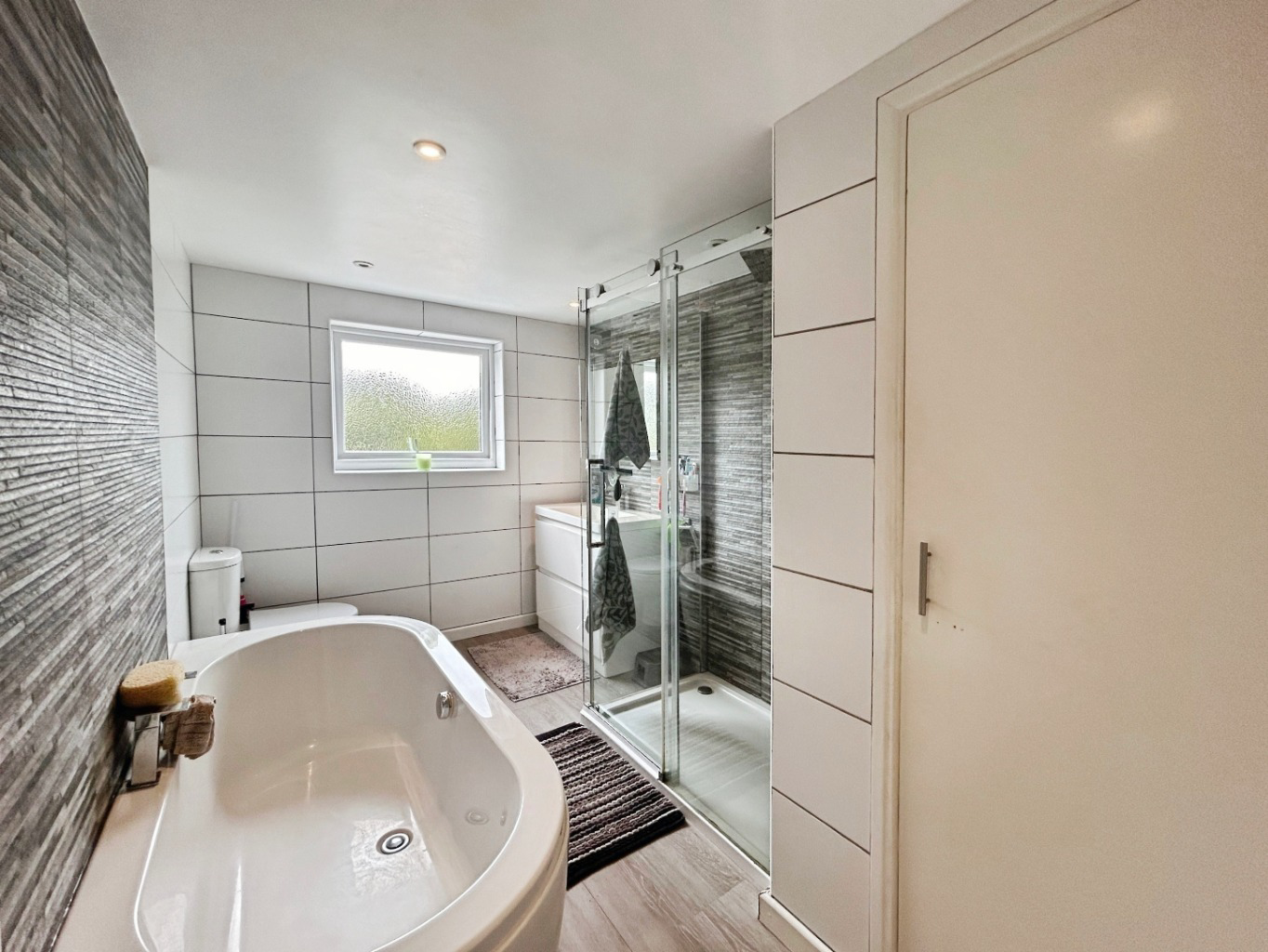 Hayle, Four bed home in convenient location, photo 16