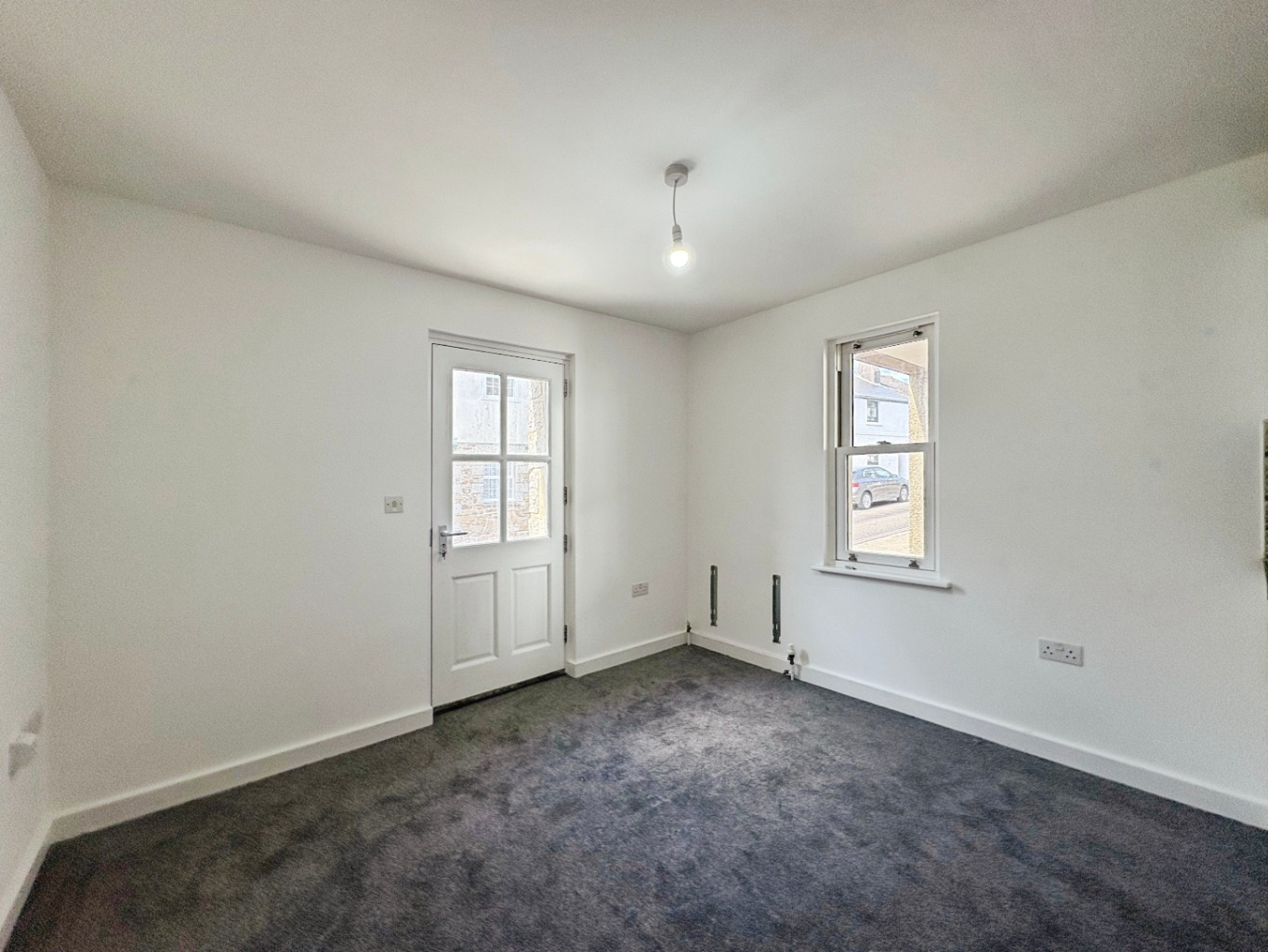 Helston, Ground floor flat with no chain, photo 3
