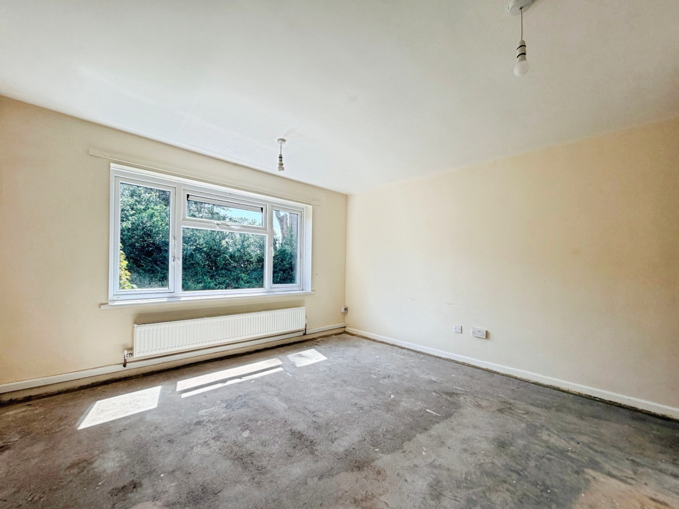 Helston, Two bed flat with no chain, photo 4
