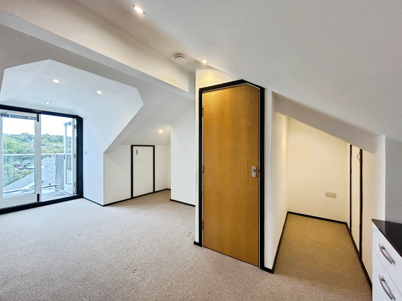Hayle, Two bed maisonette in central location, photo 8