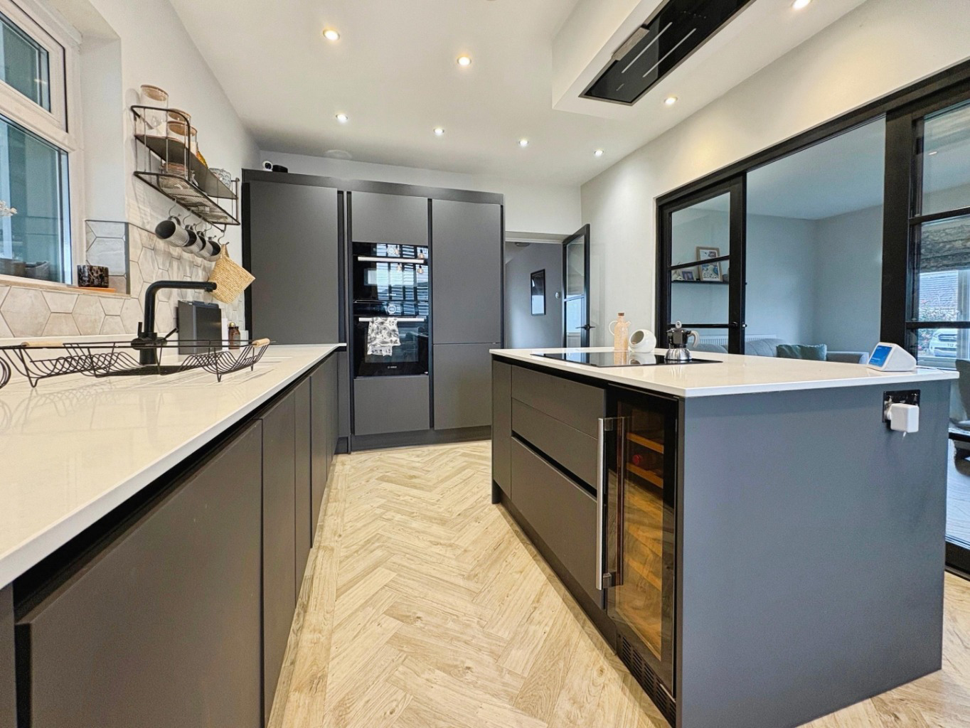 Camborne, Well presented and spacious home, photo 3