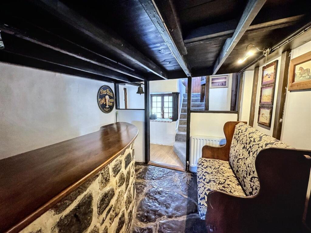 Kuggar, Four bed house and two one bed cottages, photo 5