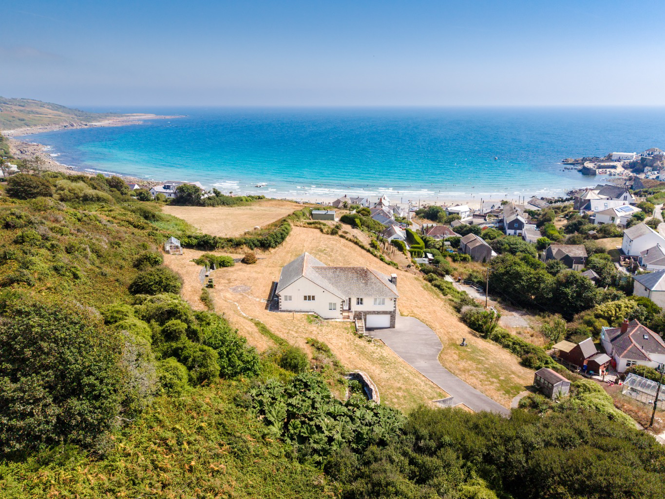 Coverack, Spacious four bed home with sea views, photo 7