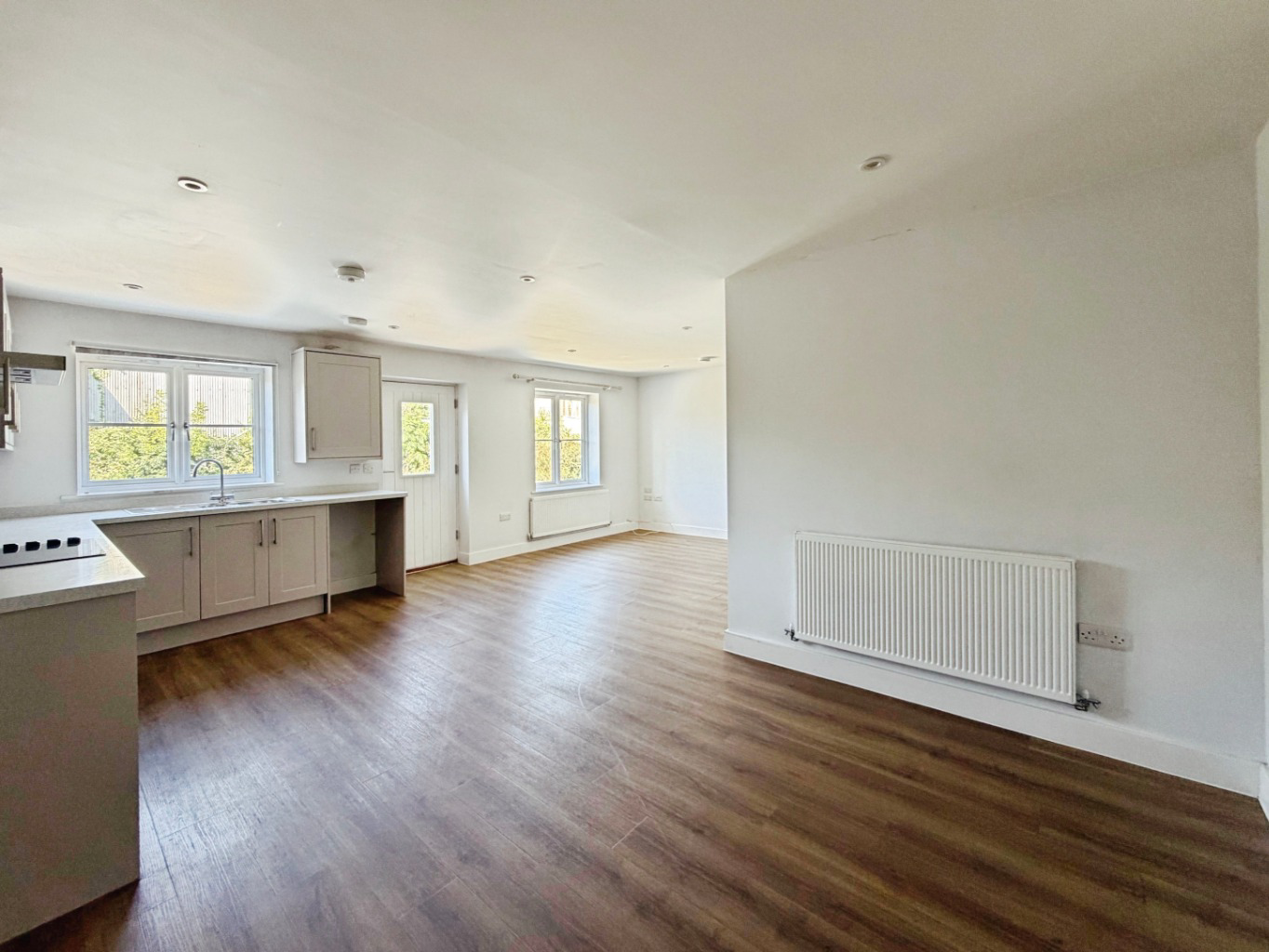 Helston, Three bed home with no onward chain, photo 10