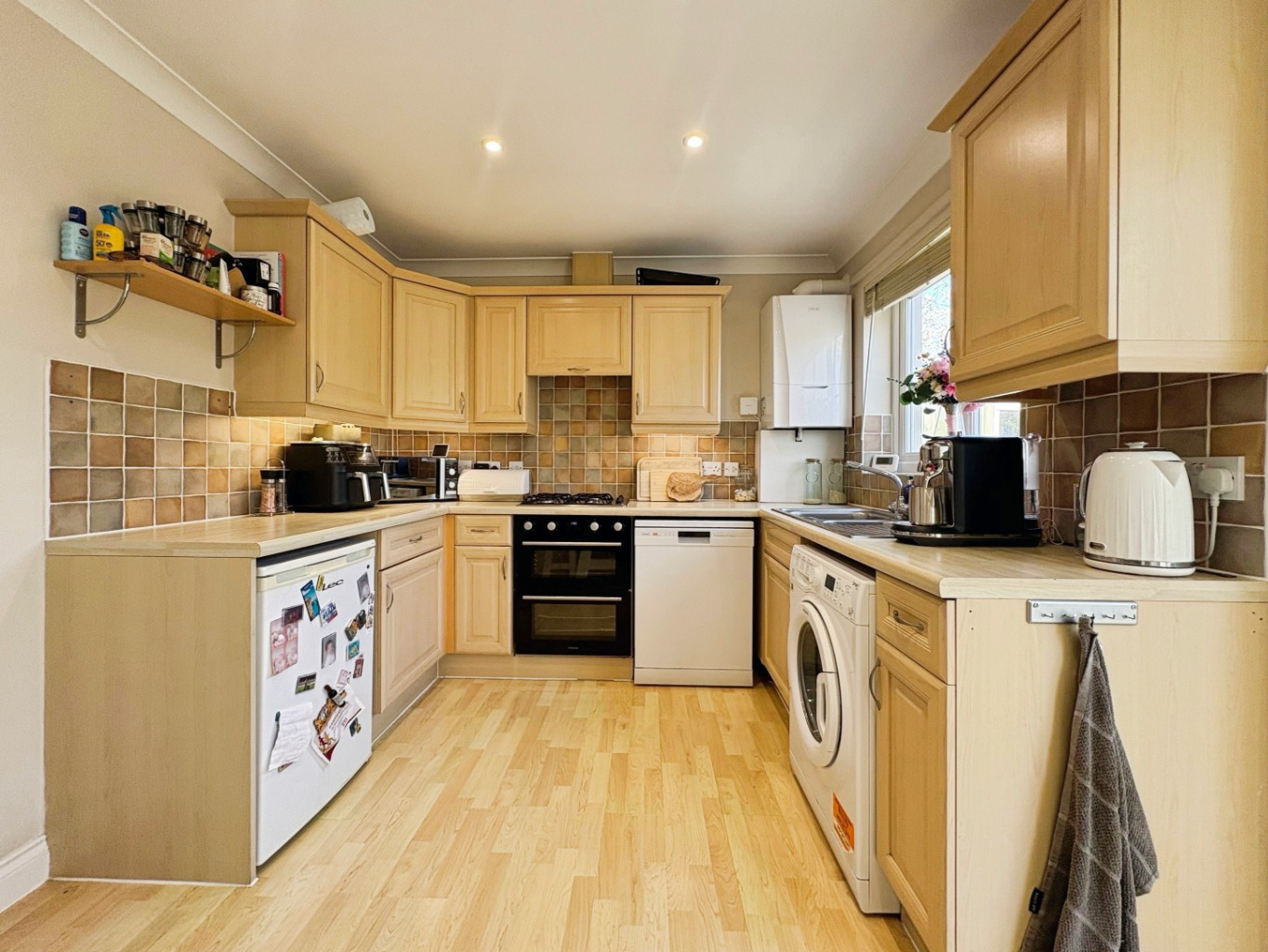 Helston, Fantastic family home, photo 4