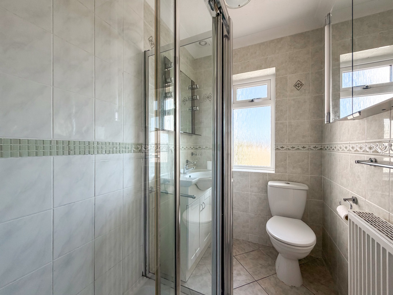Coverack, Spacious four bed home with sea views, photo 17