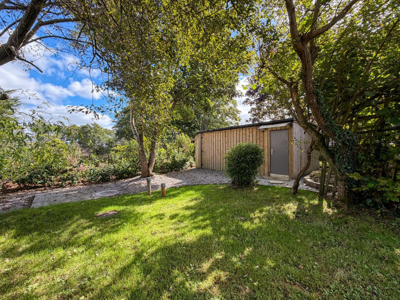 Godolphin Cross, Spacious home with good sized gardens, photo 13